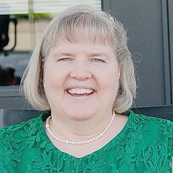 Ellen A. Akins, 62, De Soto